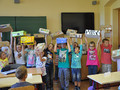 Übergabe an die zukünftigen Schulanfänger